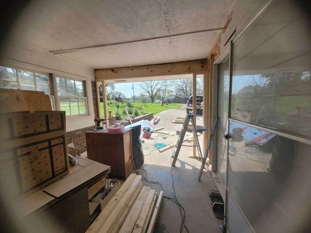 Air movers and dehumidifier for Drying & Dehumidification in Lyndon